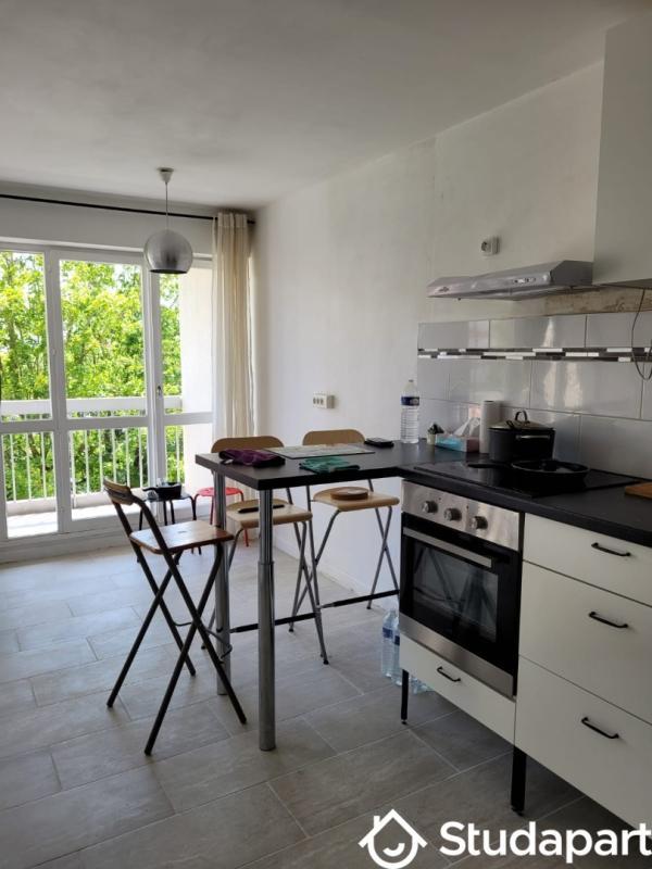 Chambre - 9 m² - 1 pièce