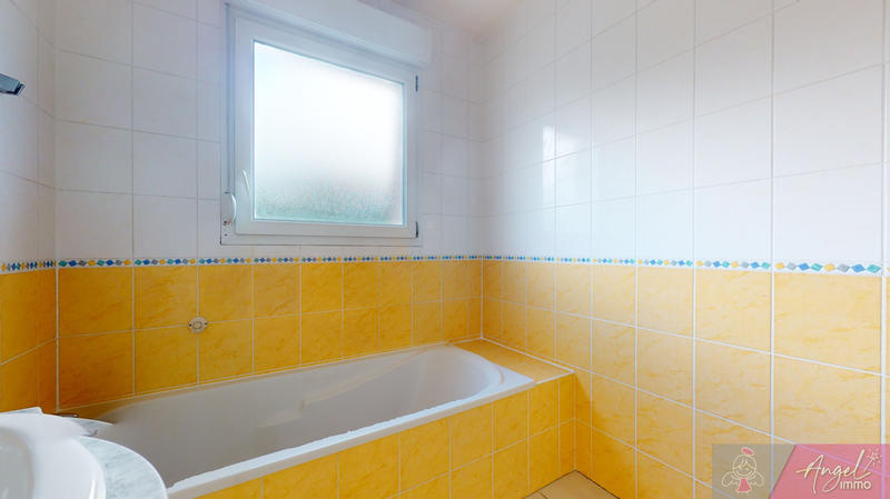 Maison - 111 m² - 6 pièces