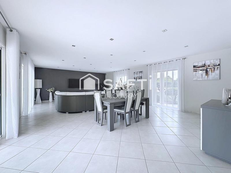 Villa - 185 m² - 6 pièces