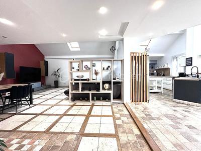 Maison - 265 m² - 8 pièces