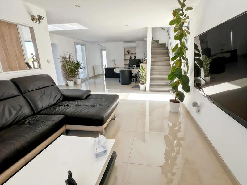 Maison - 190 m² - 5 pièces