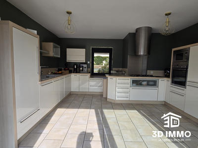 Maison - 230 m² - 7 pièces