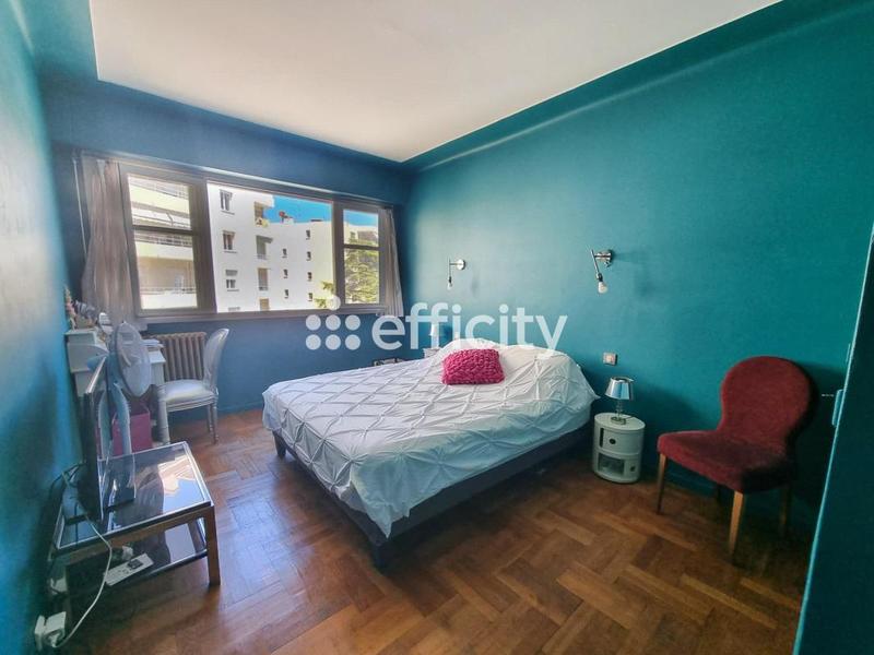 Appartement - 99 m² - 4 pièces