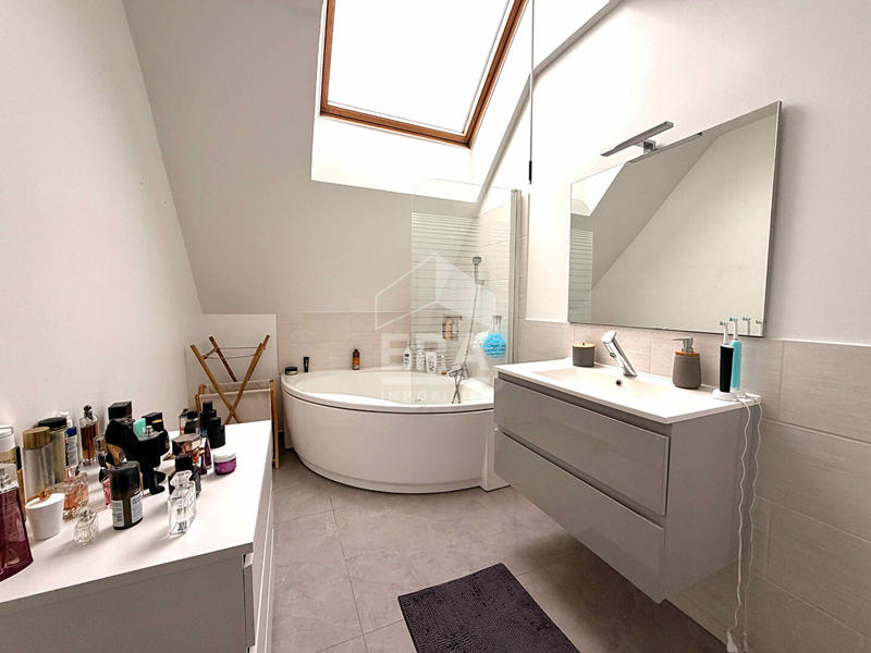 Maison - 145 m² - 6 pièces