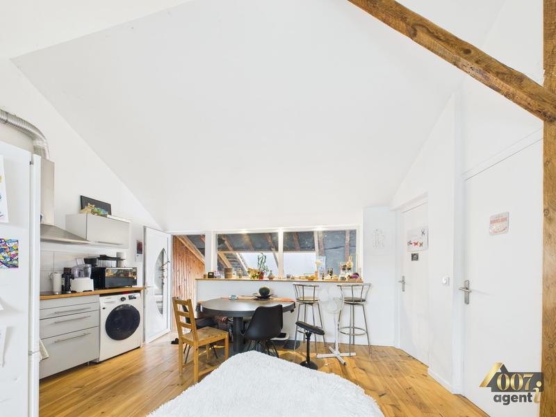 Maison - 121 m² - 8 pièces