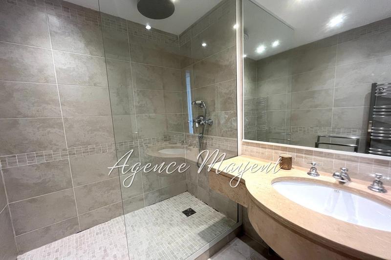 Appartement - 163 m² - 5 pièces