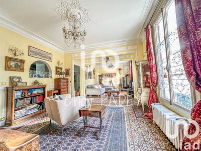 Maison - 220 m² - 9 pièces