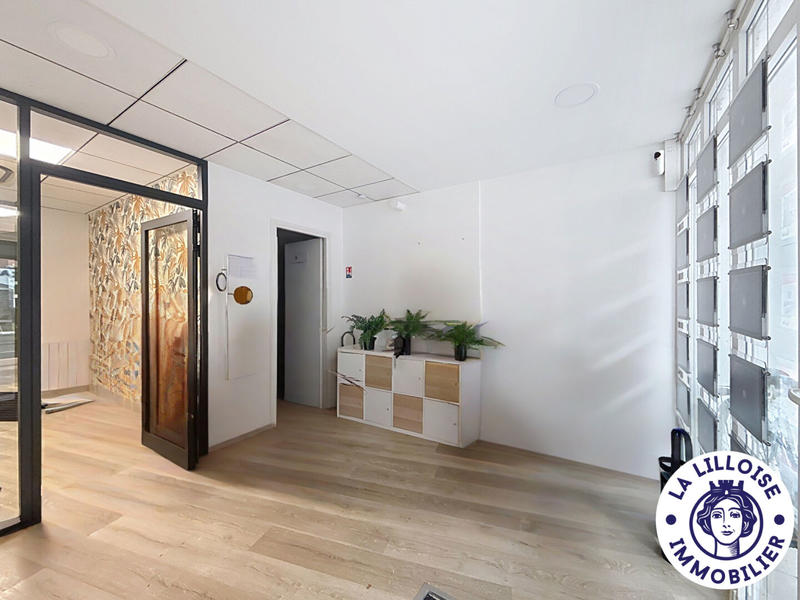 Local commercial - 140 m² - 6 pièces