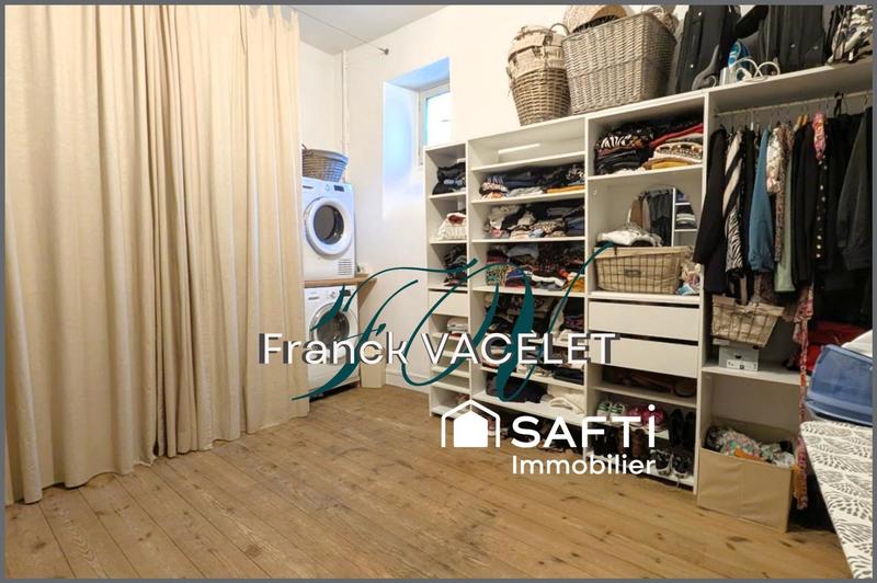 Maison - 363 m² - 9 pièces