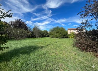 Terrain constructible - 763 m²
