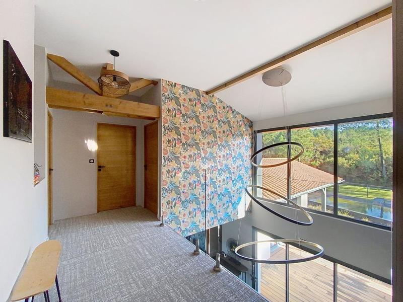 Propriété - 205 m² - 6 pièces