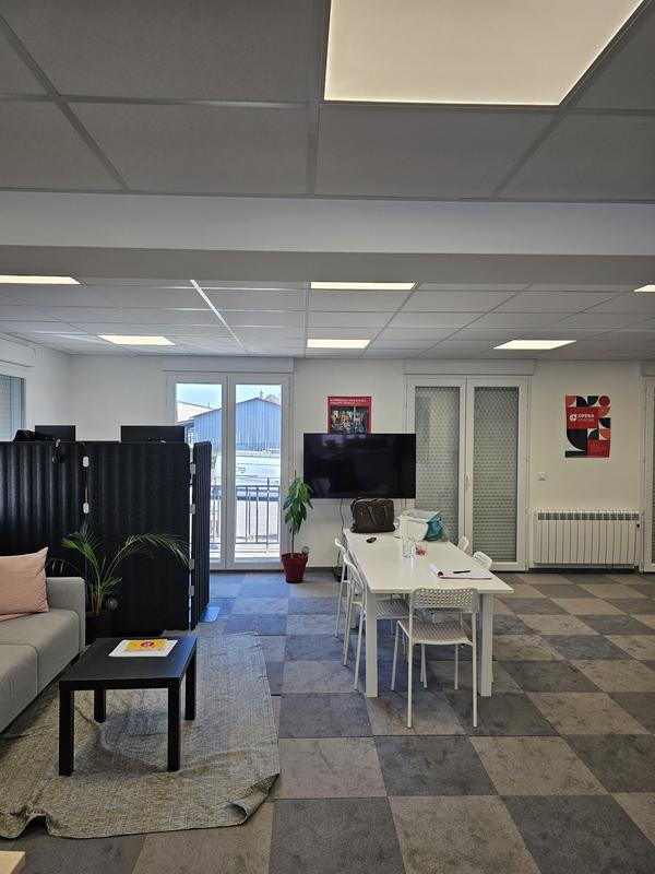 Bureau - 80 m² - 1 pièce
