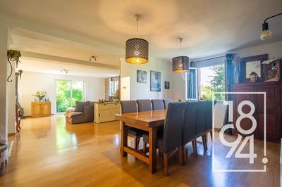 Maison - 188 m² - 6 pièces