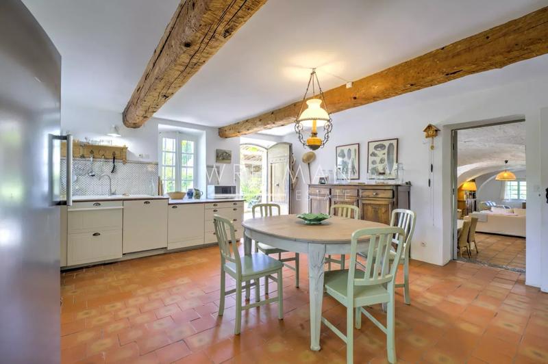 Villa - 257 m² - 10 pièces