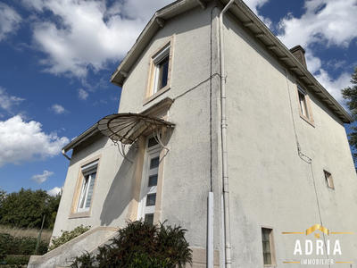 Maison traditionnelle - 134 m² - 7 pièces