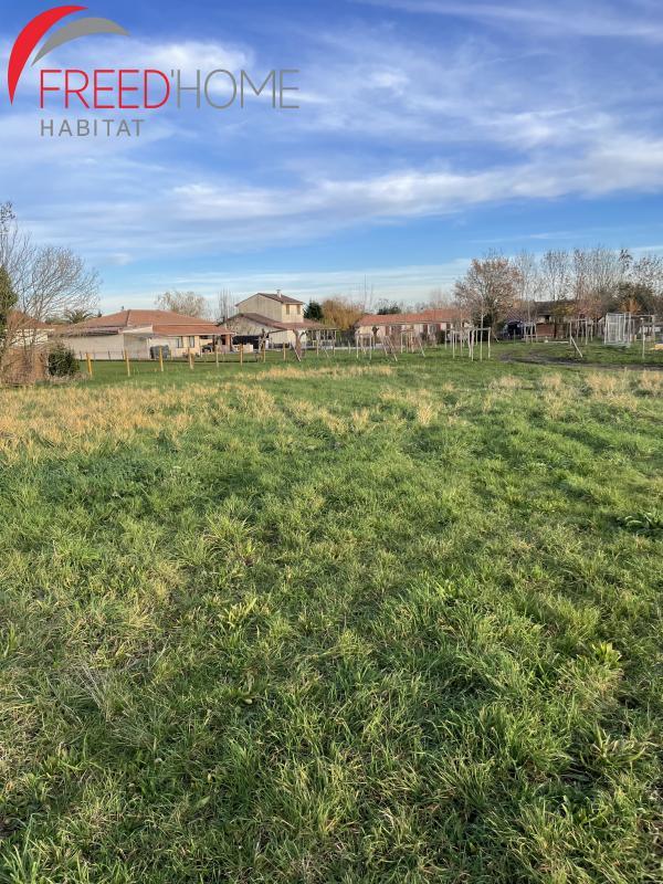Terrain constructible - 910 m²
