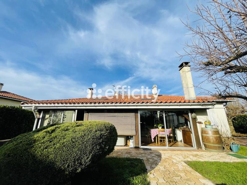 Maison traditionnelle - 122 m² - 6 pièces