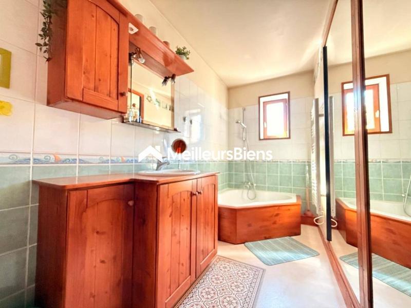 Maison - 104 m² - 6 pièces