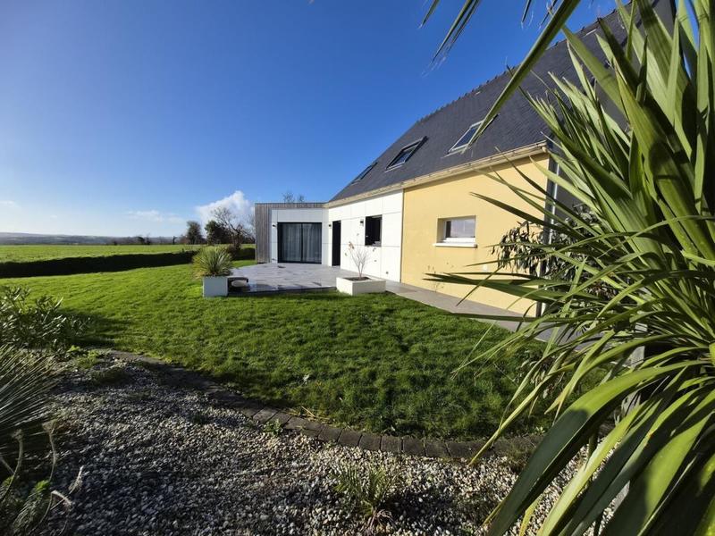 Maison - 151 m² - 7 pièces