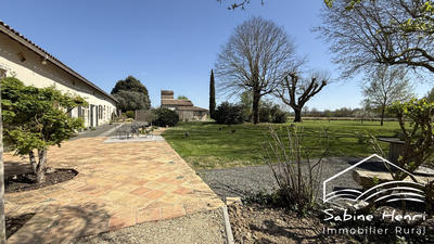 Maison - 354 m² - 10 pièces