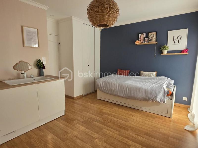 Maison traditionnelle - 166 m² - 8 pièces