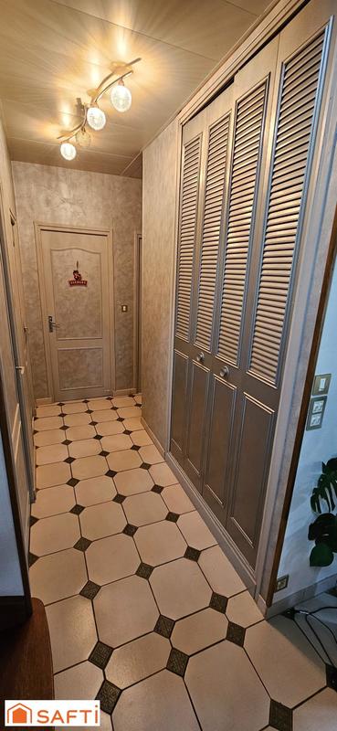 Maison - 218 m² - 6 pièces