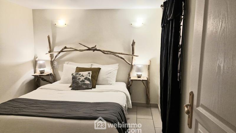 Maison - 250 m² - 11 pièces