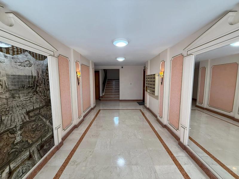 Appartement - 155 m² - 10 pièces