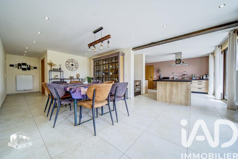 Maison - 250 m² - 7 pièces