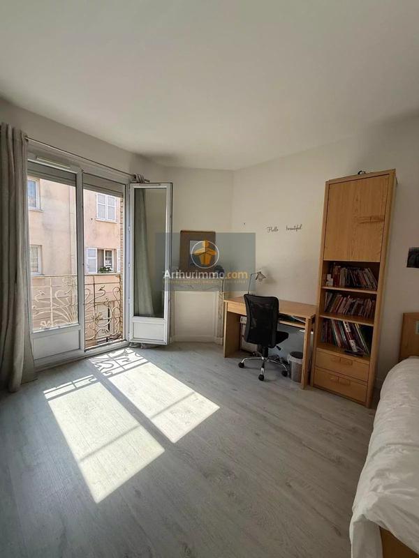 Appartement - 147 m² - 6 pièces
