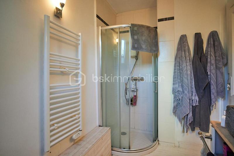 Maison en pierre - 180 m² - 11 pièces