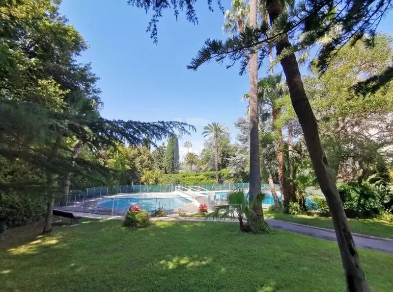 Appartement - 80 m² - 3 pièces