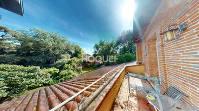 Maison - 360 m² - 9 pièces