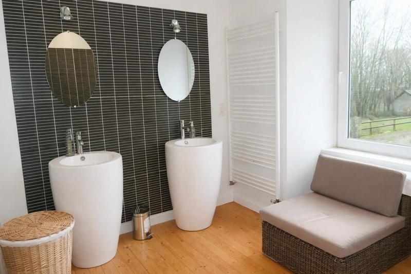 Maison - 350 m² - 10 pièces