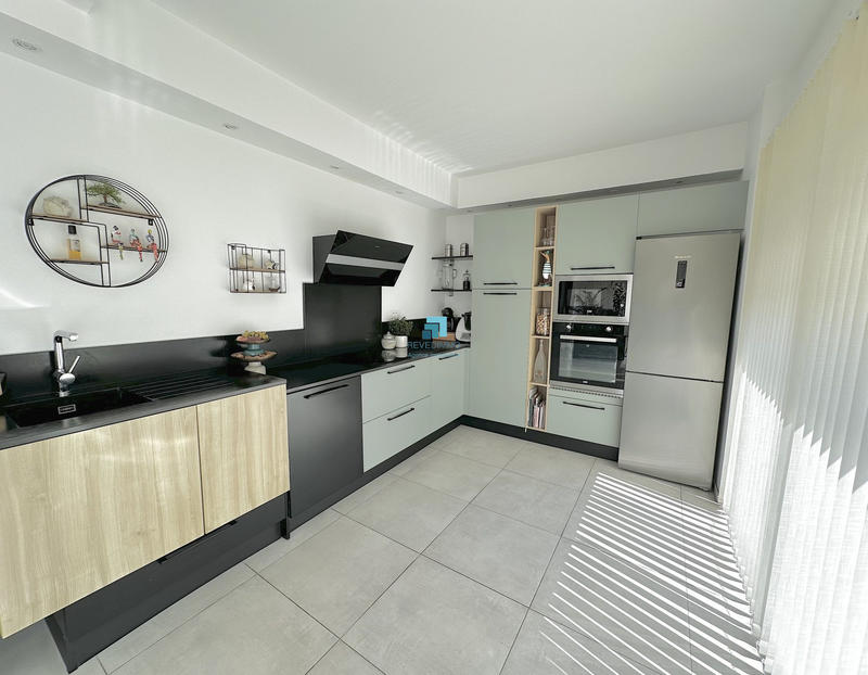 Maison - 166 m² - 5 pièces