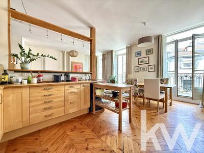 Appartement - 111 m² - 5 pièces