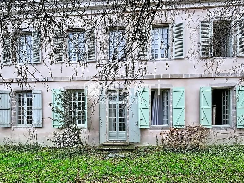 Maison - 600 m² - 13 pièces