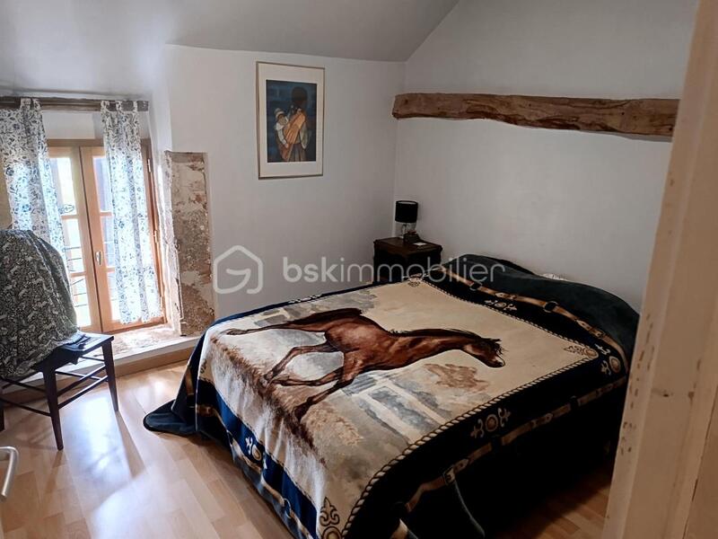 Propriété - 198 m² - 9 pièces