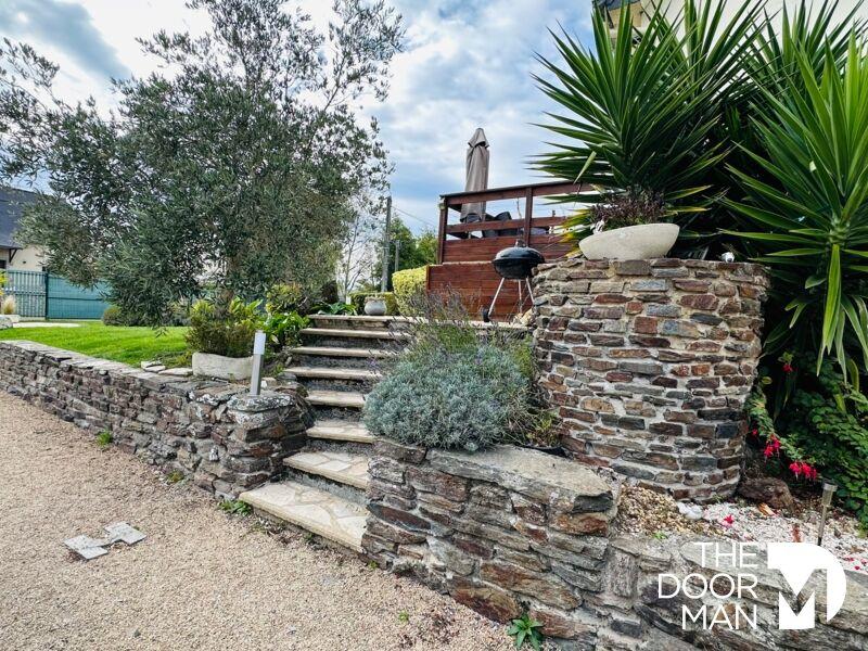 Maison - 205 m² - 8 pièces