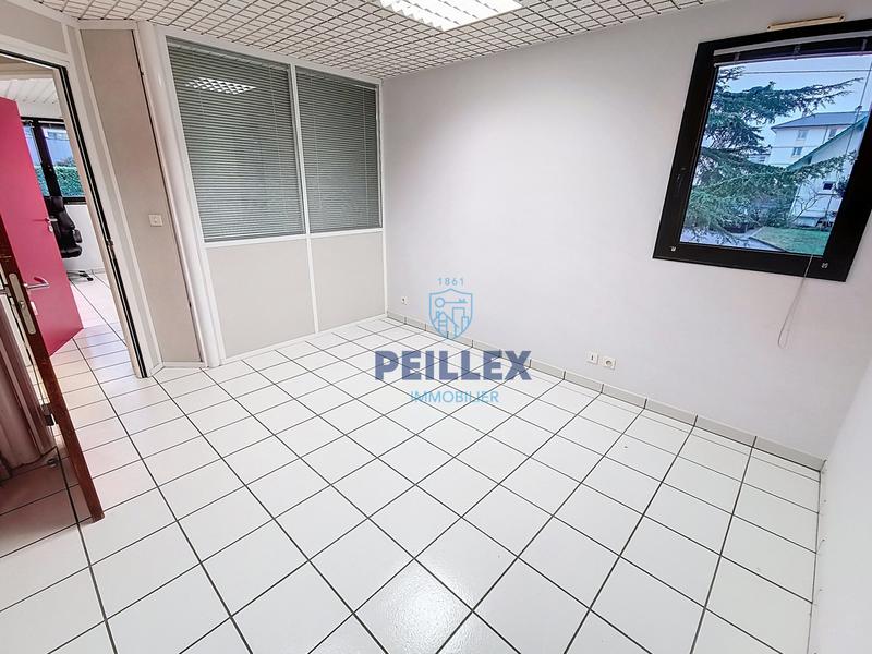 Bureau - 137 m² - 4 pièces