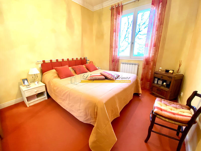 Maison - 285 m² - 9 pièces