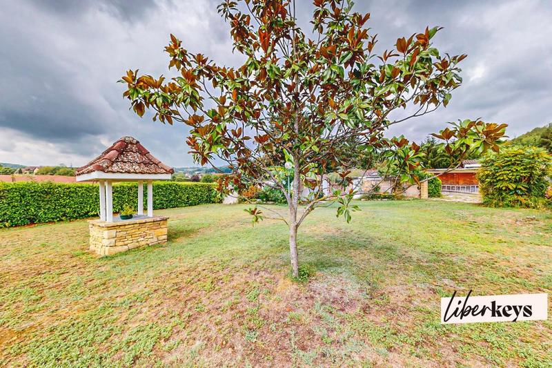 Propriété - 223 m² - 10 pièces