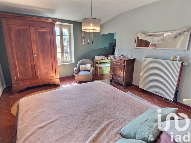 Maison - 242 m² - 7 pièces