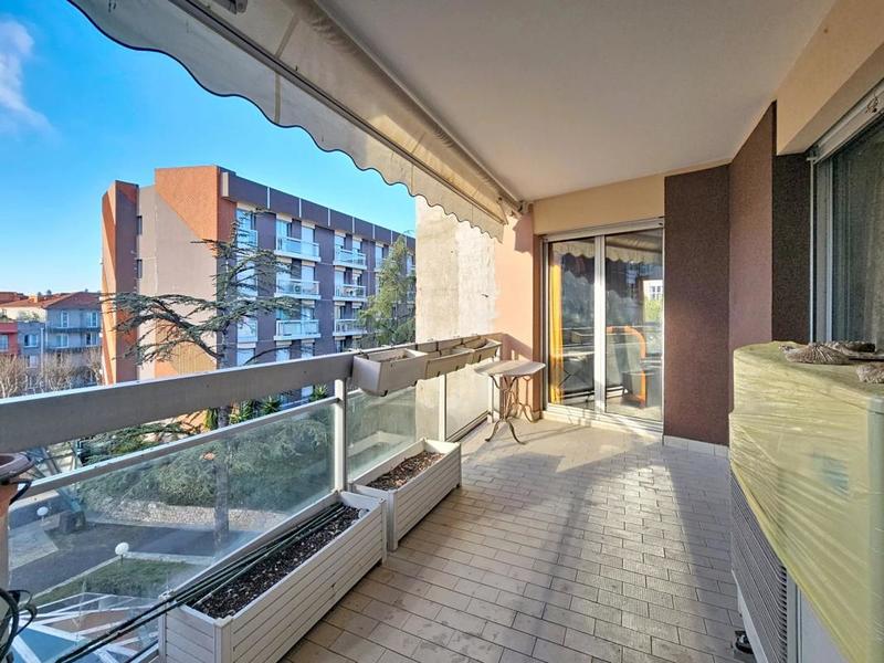 Appartement - 110 m² - 5 pièces