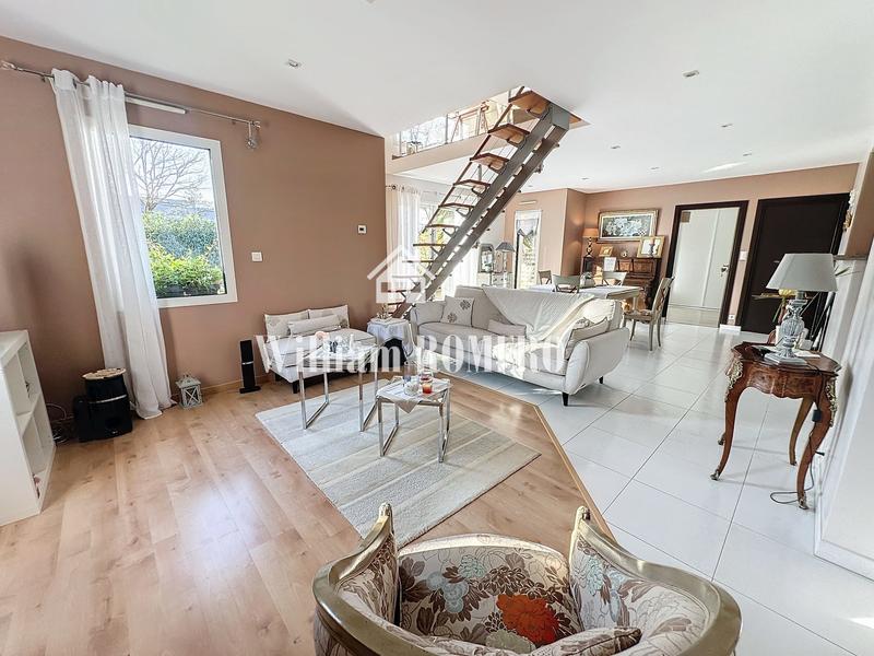 Maison - 140 m² - 6 pièces