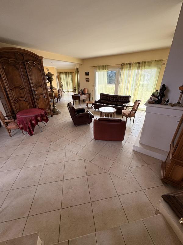 Maison - 305 m² - 7 pièces