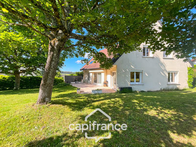 Propriété - 225 m² - 10 pièces