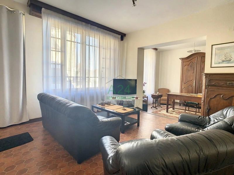 Maison - 426 m² - 18 pièces