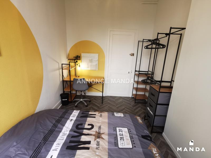 Chambre - 11 m² - 5 pièces