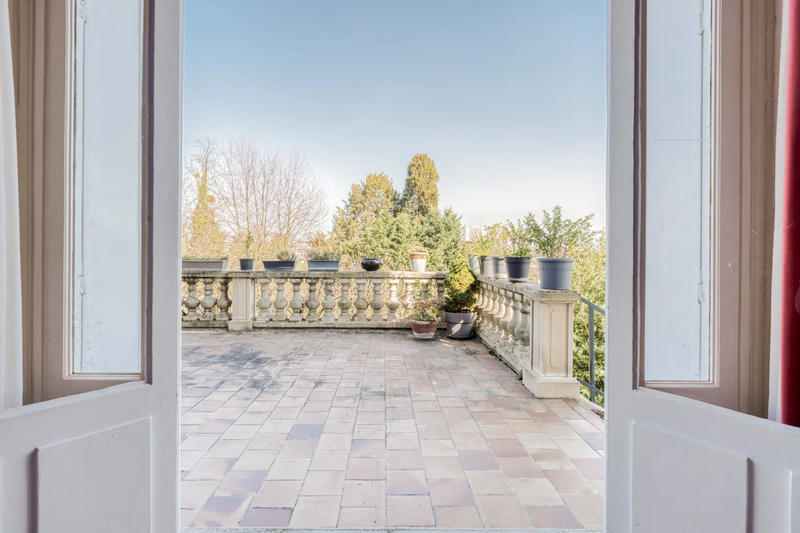 Maison - 246 m² - 10 pièces